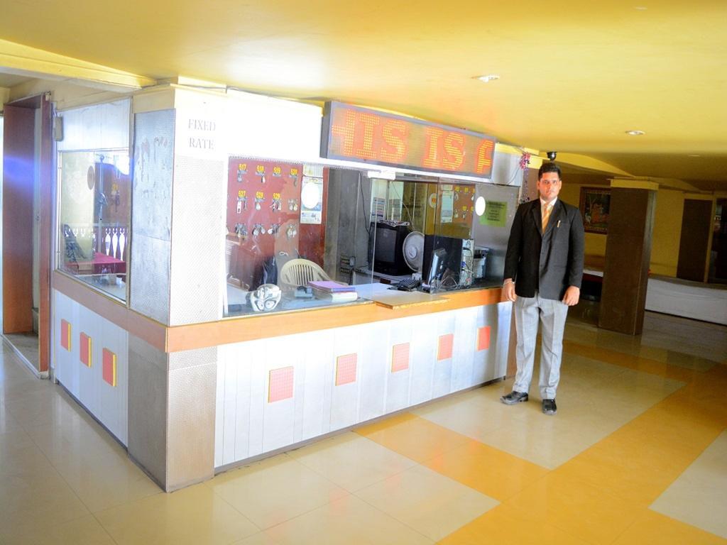 Hotel Nyay Mandir Bharuch Extérieur photo